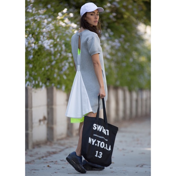 [Nike x Sacai] Sweatshirt Dress with Lace - Picture 2 of 7